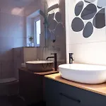 Дом отдыха Klassen Apartments! Stadtnahes Ferienhaus* Mit Terrasse In * Fuer 6-8 Personen *