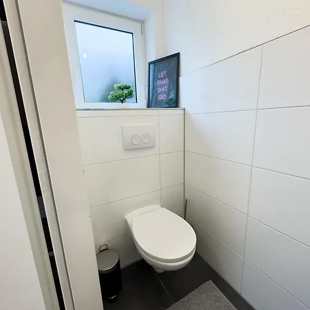 Klassen Apartments! Stadtnahes Ferienhaus* Mit Terrasse In * Fuer 6-8 Personen Hébergement de vacances *