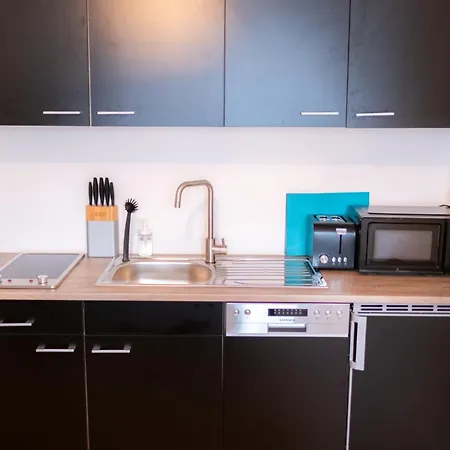 Klassen Apartments! Stadtnahes Ferienhaus* Mit Terrasse In * Fuer 6-8 Personen * Aulendorf