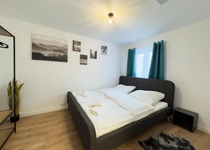 Klassen Apartments! Stadtnahes Ferienhaus* Mit Terrasse In * Fuer 6-8 Personen *