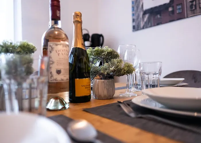 Klassen Apartments! Stadtnahes Ferienhaus* Mit Terrasse In * Fuer 6-8 Personen * Aulendorf